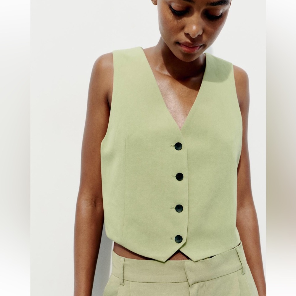 Women's Green Shorts and maxing blazer